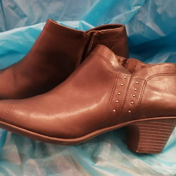 easy street Shoes - Easy Street Women's Size 8.5 W Voyage Open Toe Bootie Mini Studs Ankle B…